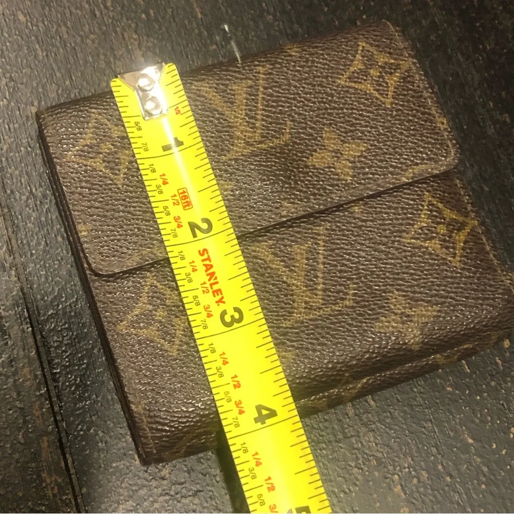 LOUIS VUITTON Authentic BiFold Monogram Wallet SP0923